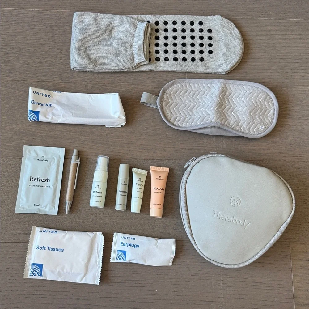 Therabody - United Airlines Cosmetic Case Travel Essentials Bundle